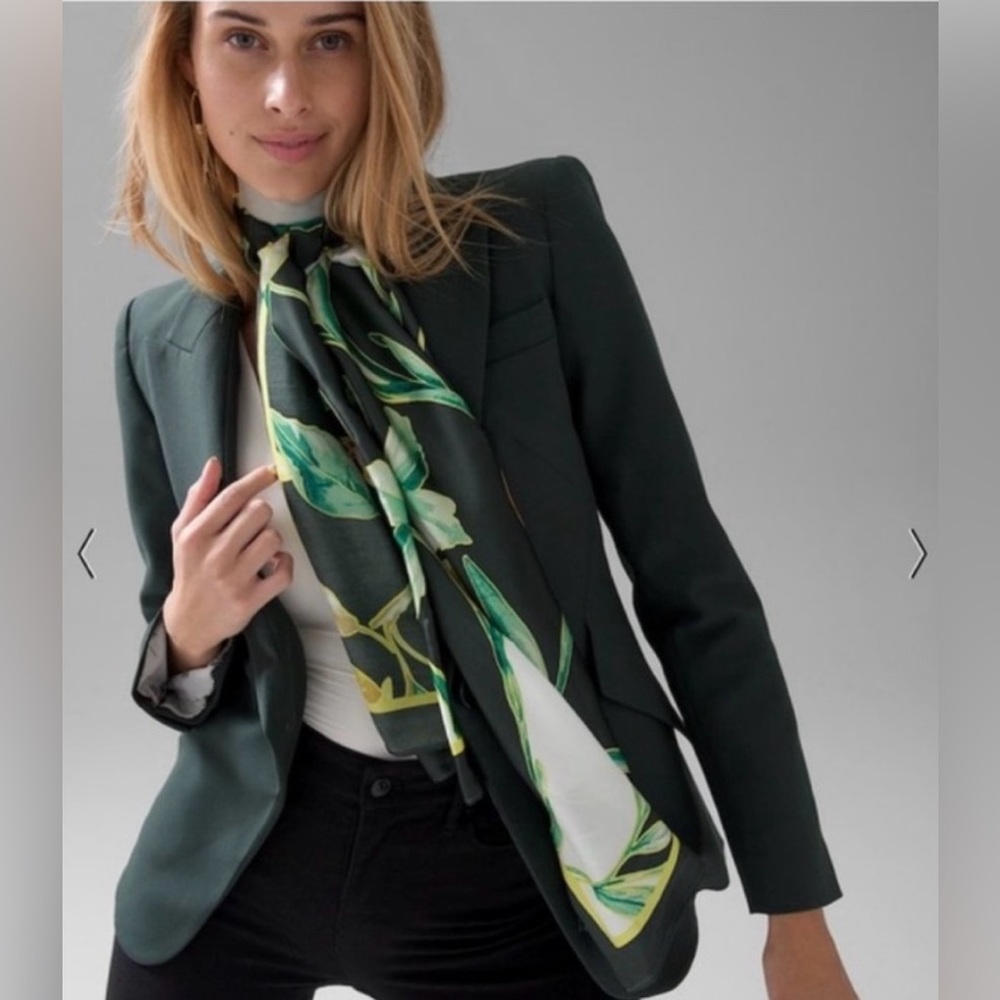NWT White House Black Market Autumn
Leaves Spruce Floral Oblong Scarf